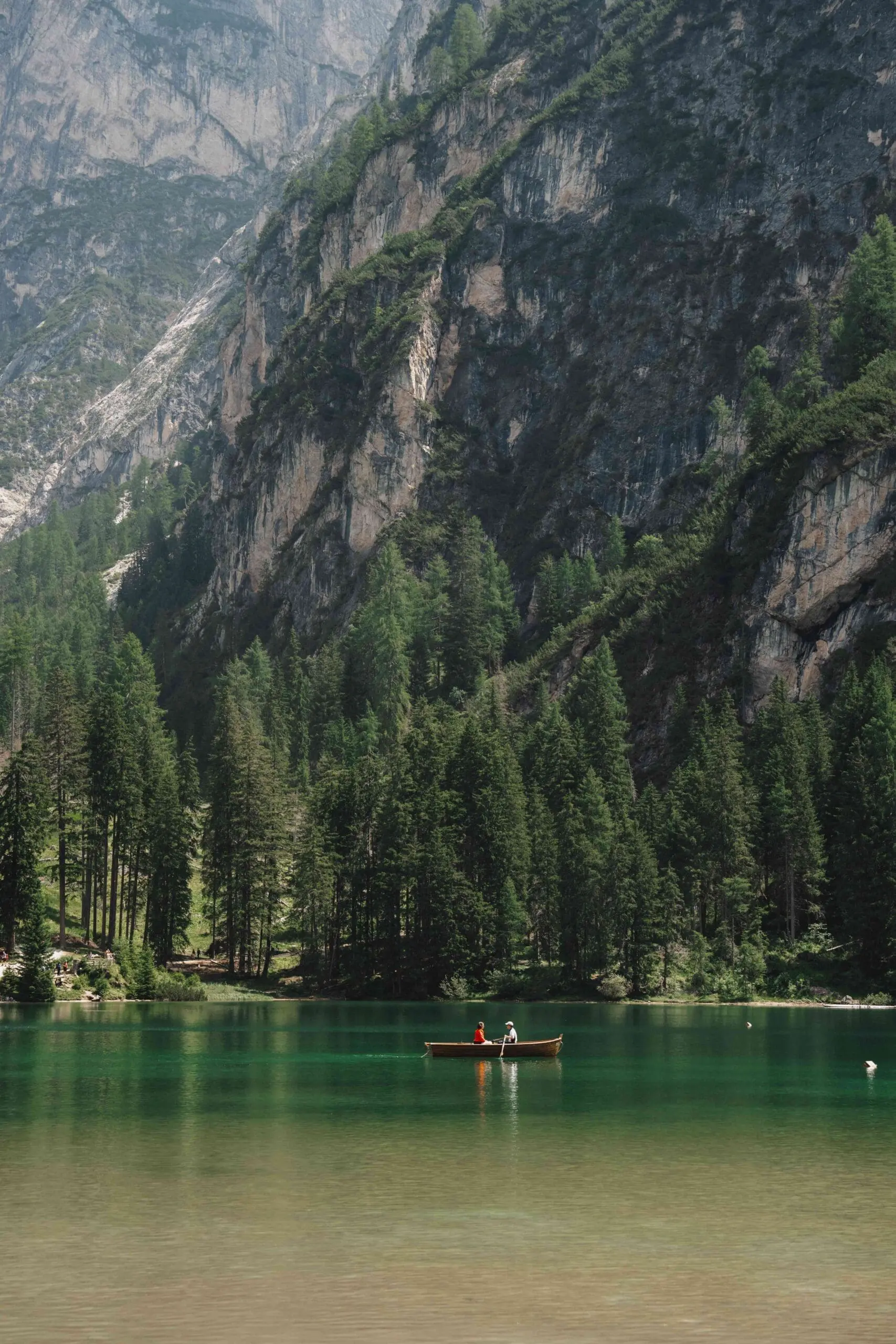 lago di braies dolomites italie