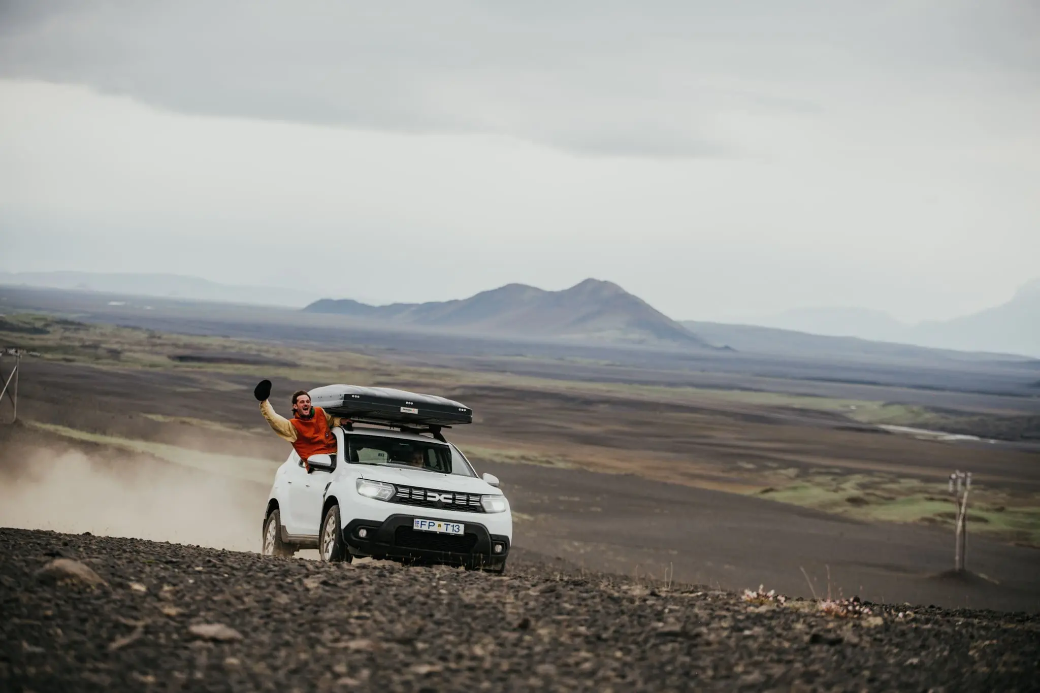 4x4 dans un paysage islandais